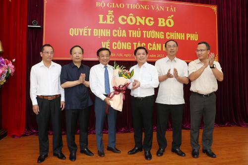 Bộ trưởng Nguyễn Văn Thể trao Quyết định bổ nhiệm Thứ trưởng Bộ GTVT Nguyễn Danh Huy