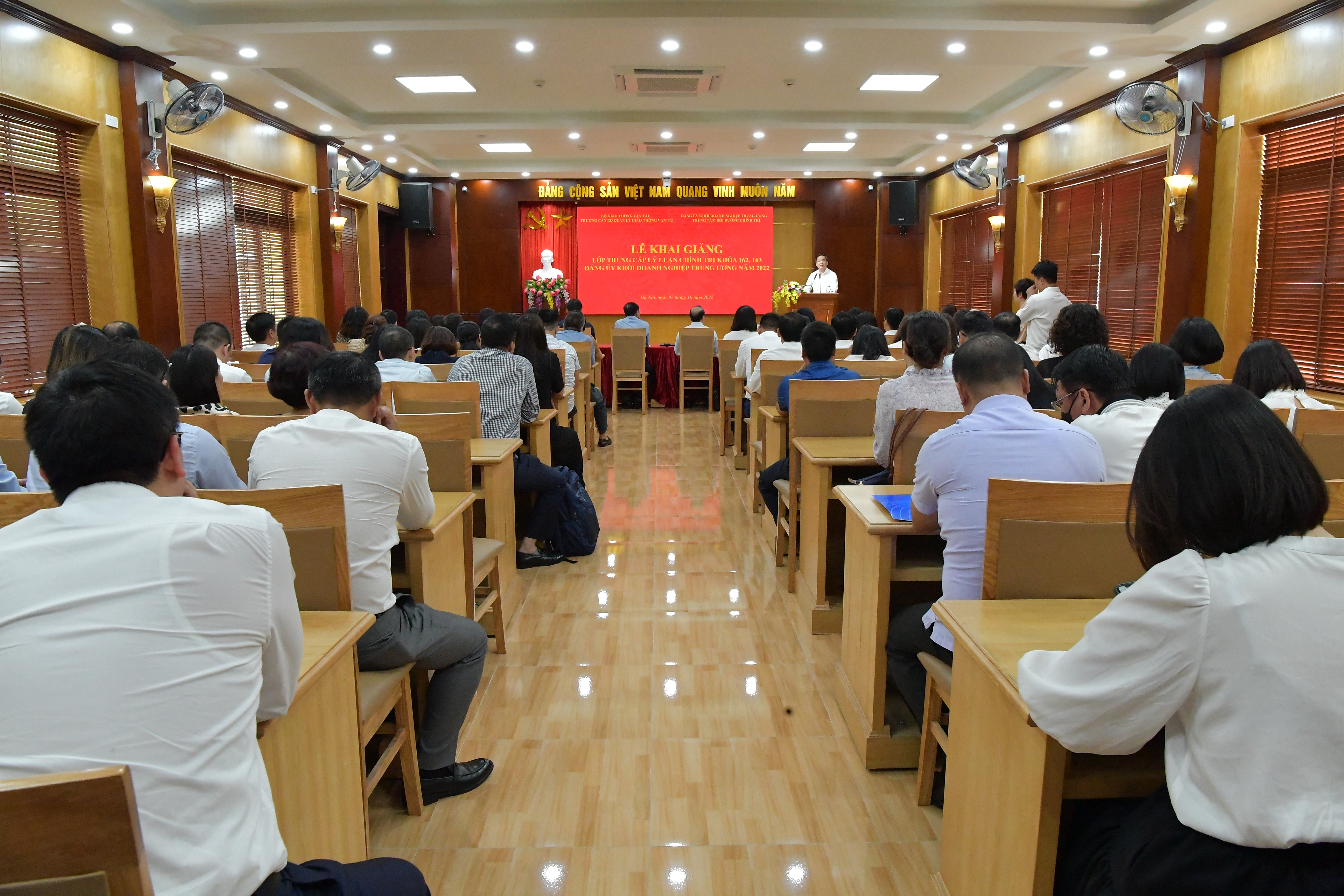 Khai giảng lớp Trung cấp Lý luận chính trị thuộc Đảng ủy Khối Doanh nghiệp Trung  ương năm 2022