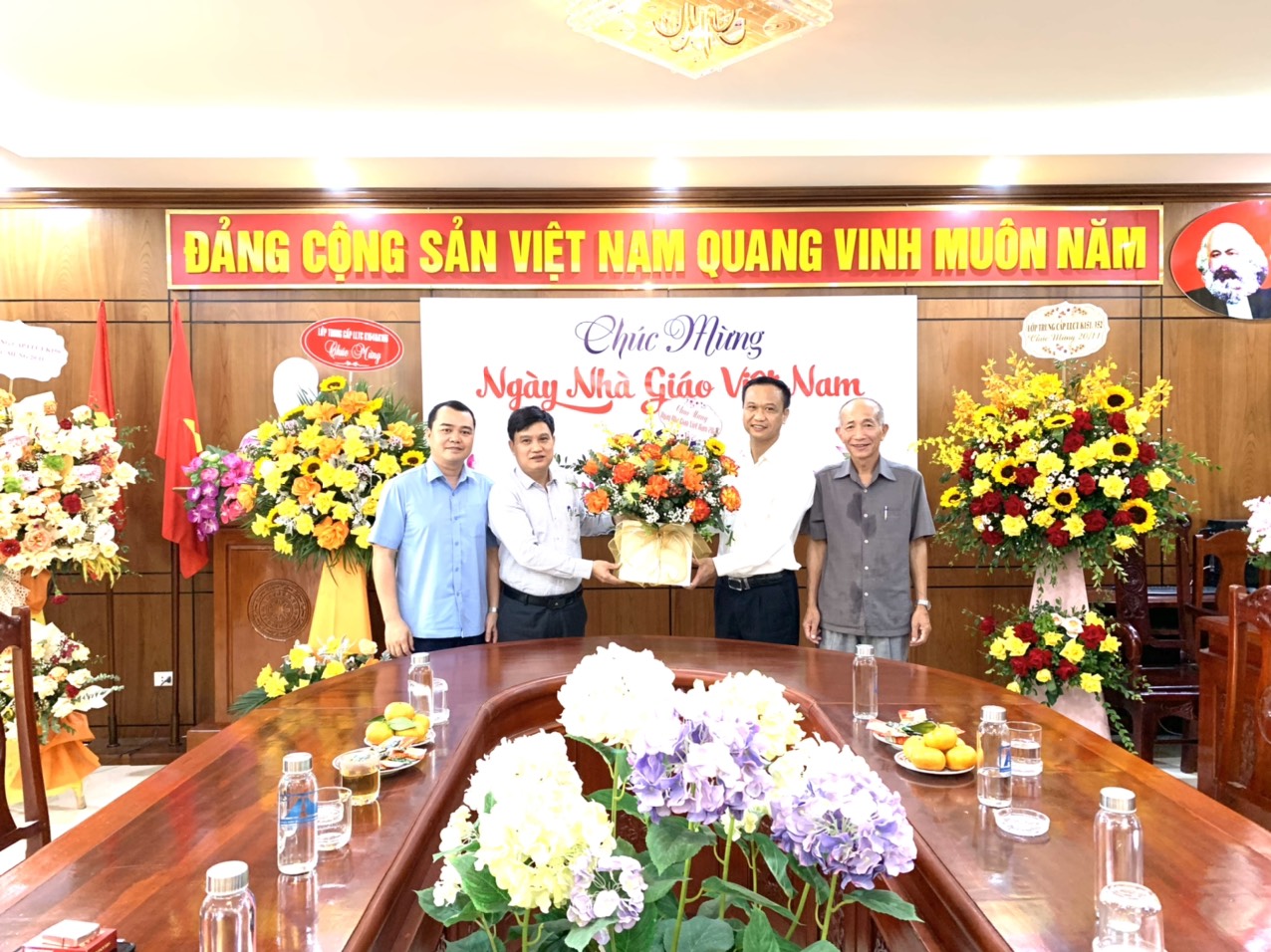 Đảng ủy Bộ Giao thông vận tải thăm và chúc mừng Trường Cán bộ quản lý giao thông vận tải nhân ngày Nhà giáo Việt Nam 20-11