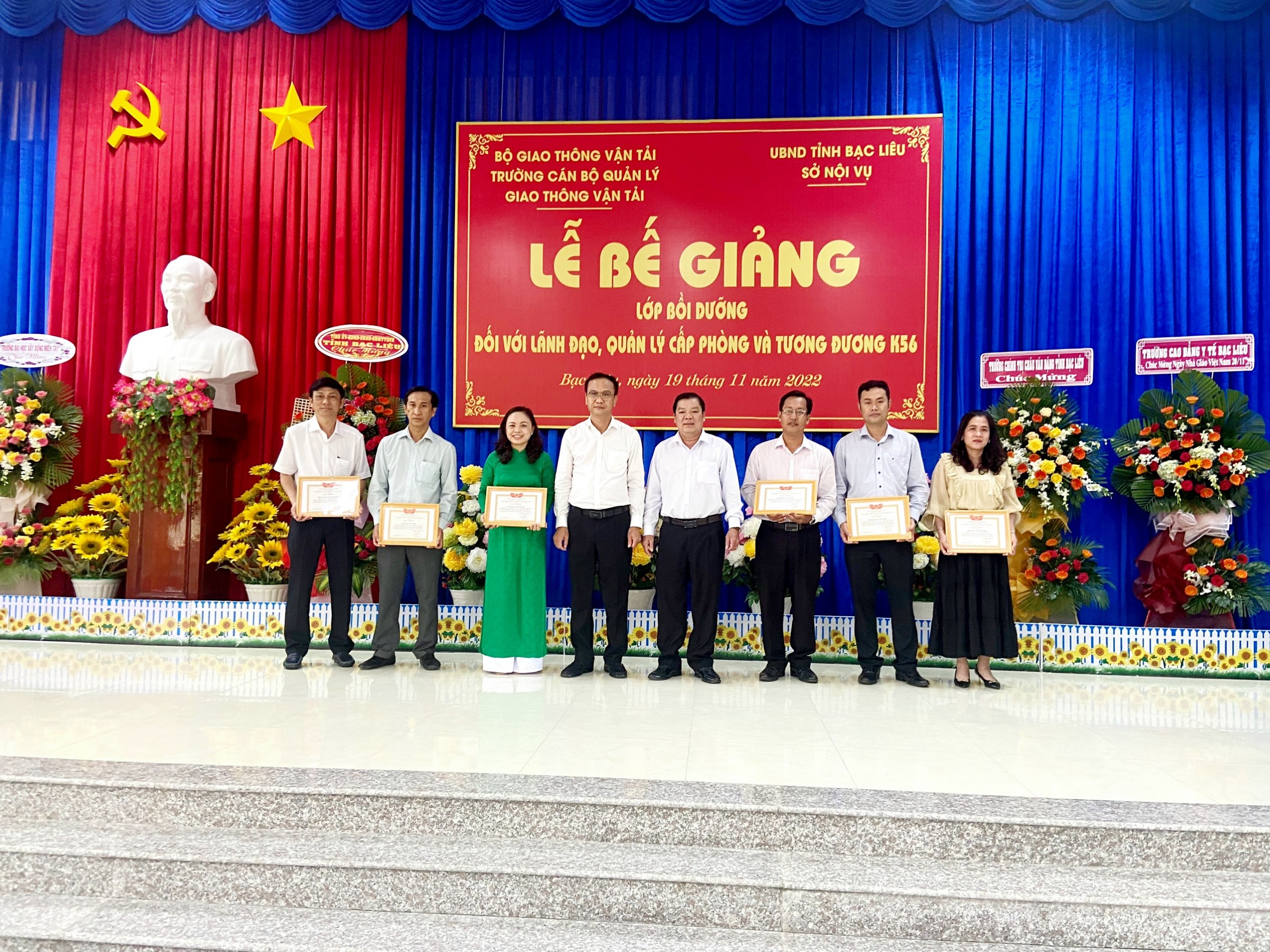 Bế giảng lớp Bồi dưỡng lãnh đạo, quản lý cấp phòng và tương đương K56 tại tỉnh Bạc Liêu