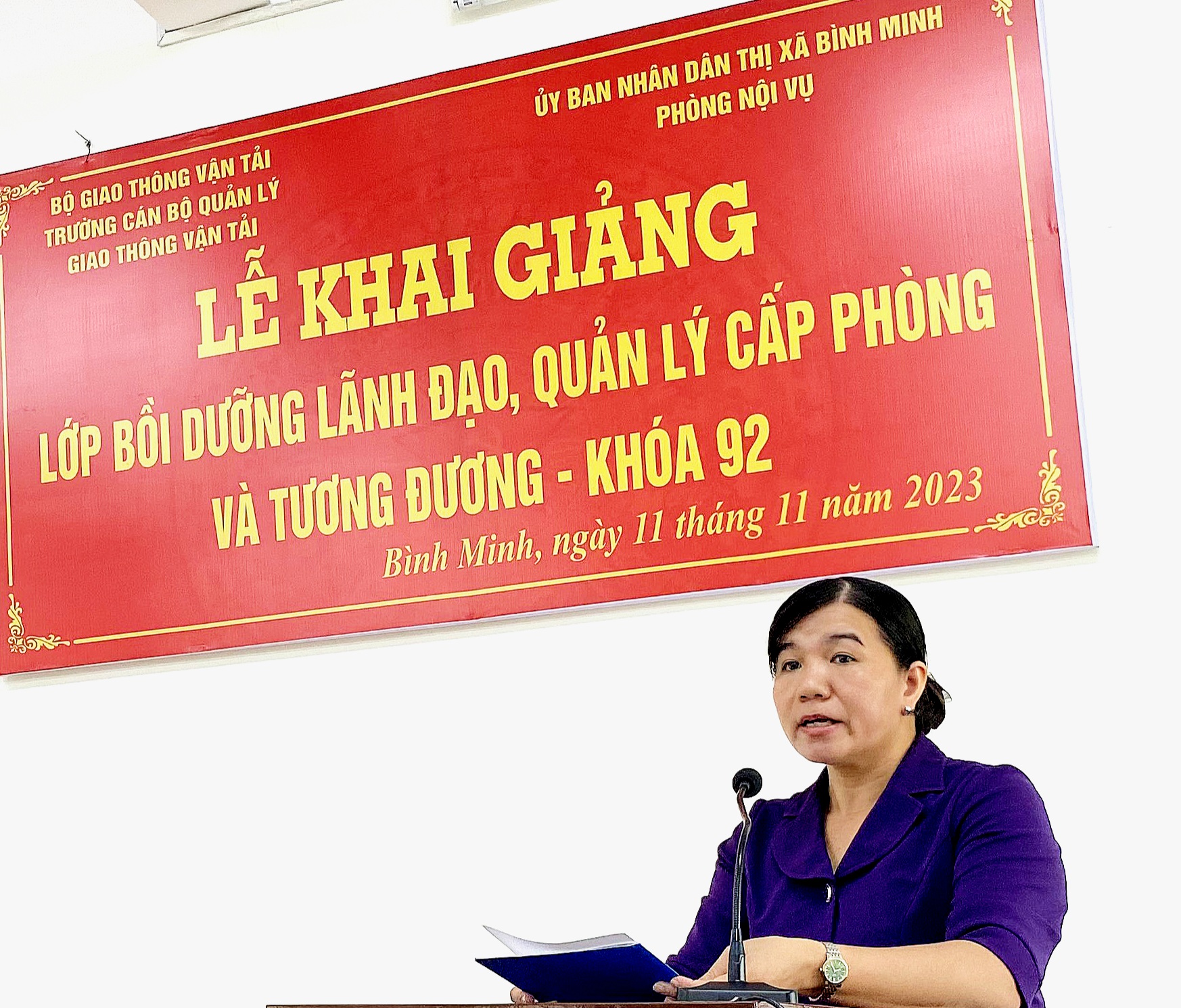 Khai giảng lớp Bồi dưỡng lãnh đạo, quản lý cấp phòng và tương đương tại thị xã Bình Minh, tỉnh Vĩnh Long