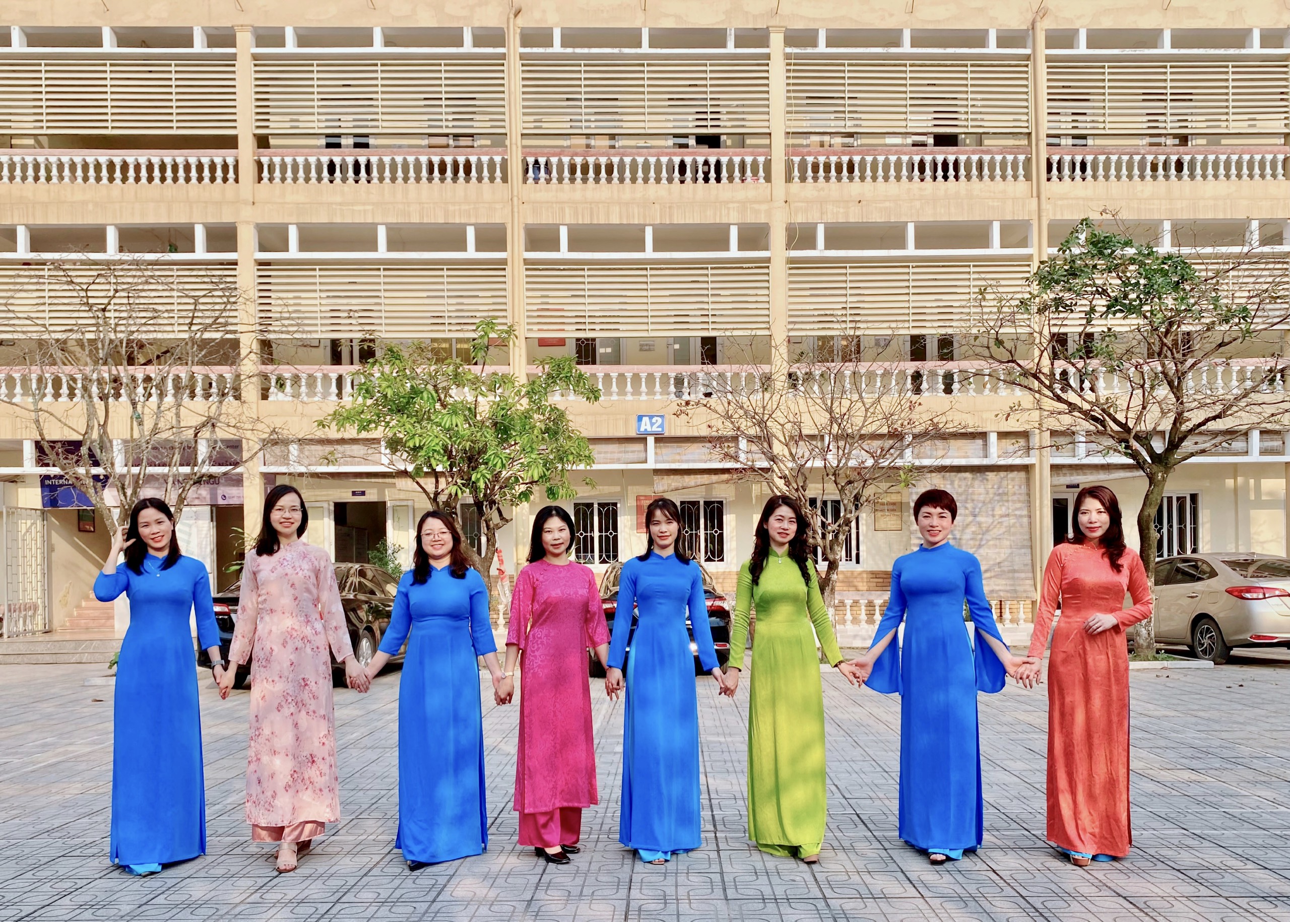 Nữ đoàn viên công đoàn Trường Cán bộ quản lý giao thông vận tải hưởng ứng “Tuần lễ áo dài Việt Nam” năm 2024